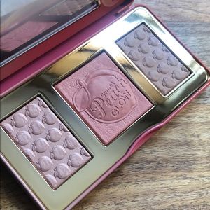 Too Faced Sweet Peach Glow Palette